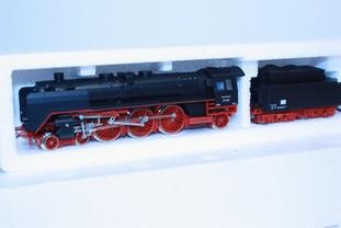 Model parní lokomotivy BR 01 DR