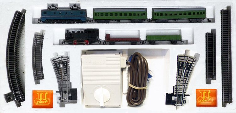 Smíšený set s parní lokomotivou BR 92+ elektrická+vagóny+koleje a trafo