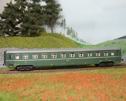 Model osobního vagónu ČSD Ba 1951-1952 s podvěsy  