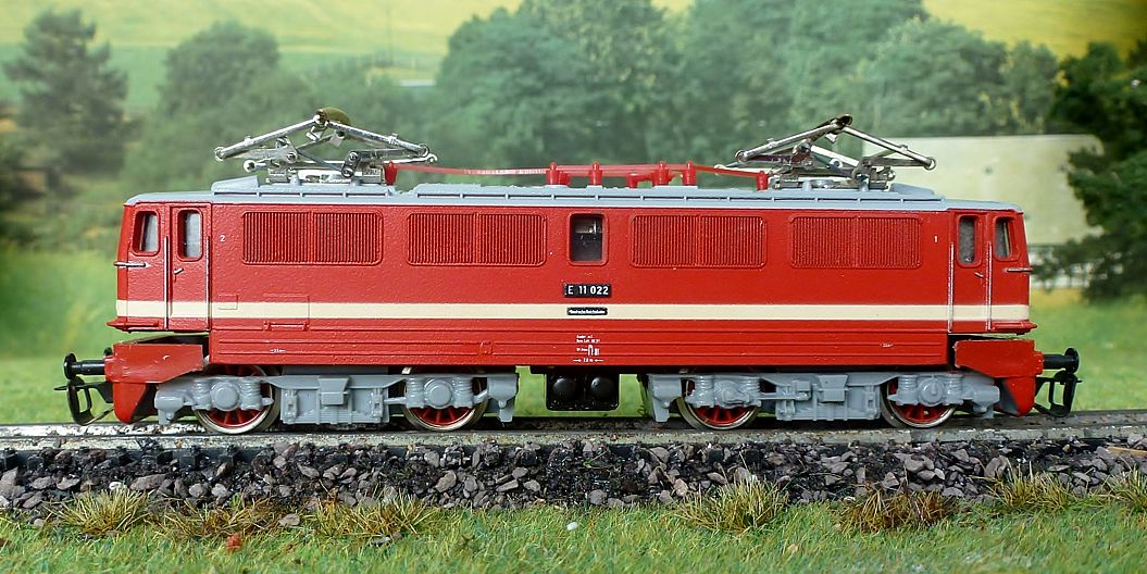 BTTB - Elektrická lokomotiva E 11 DR - TT