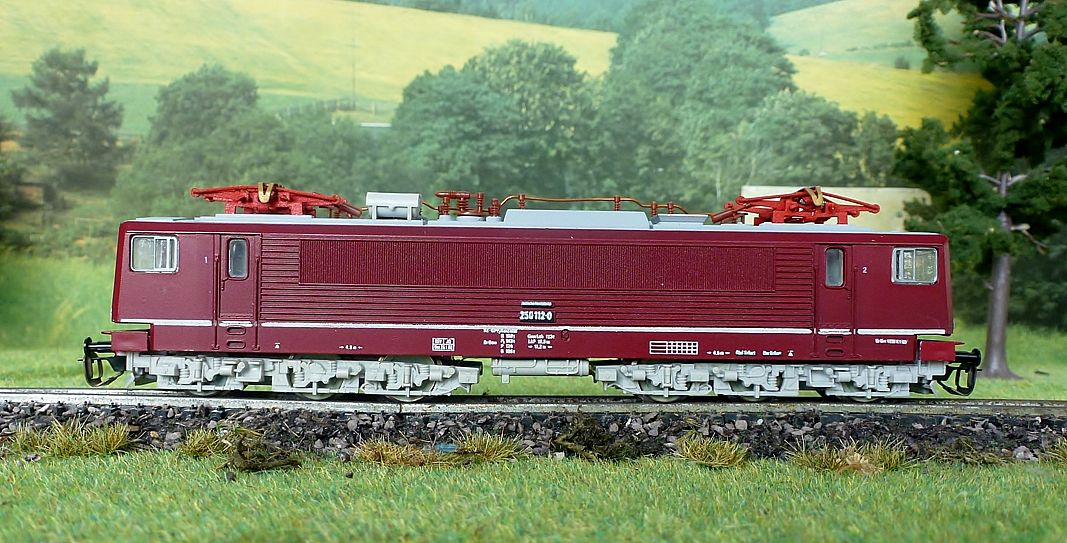 BTTB - Elektrická lokomotiva BR 250 DR - TT