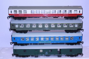 Set 4 rychlíkových  vozů  Berliner  TT Bahn nový špičkový vitrinový model (TT)