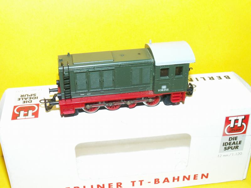 Model dieselové lokomotivy V 36 DB