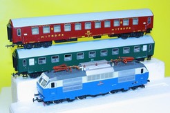 Model setu elektrické lokomotivy E499.0010+vozy DR /HO/