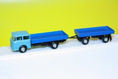 Model nákladního auta s přívěsem /HO/