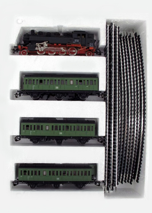 Osobní set s parní lokomotivou BR 86/455ČSD + 3 osobní vagóny DR a ovál kolejí zdarma!