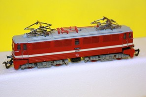 Model elektrické lokomotivy BR 211 /TT/- drobné poškození