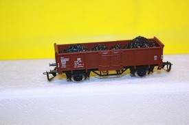 Otevřený nákladní vagón DR s uhlím kovová kola TT