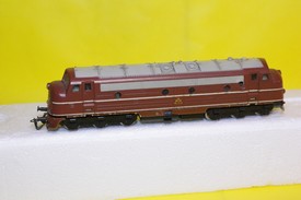 Poškozený model lokomotivy nohab TT