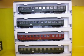 Set 4 rychlíkových vozů drah DR od Sachsen model (HO)