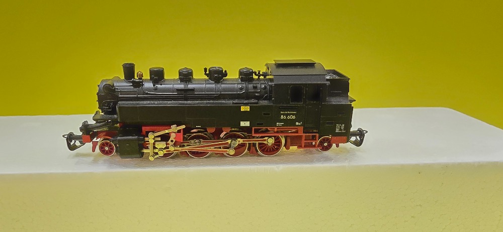 Parní lokomotiva Tillig 86 606 nový hranatý motor TT