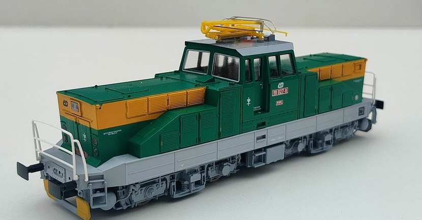 MTB Modely Elektrická lokomotiva 111027 ČD (HO)
