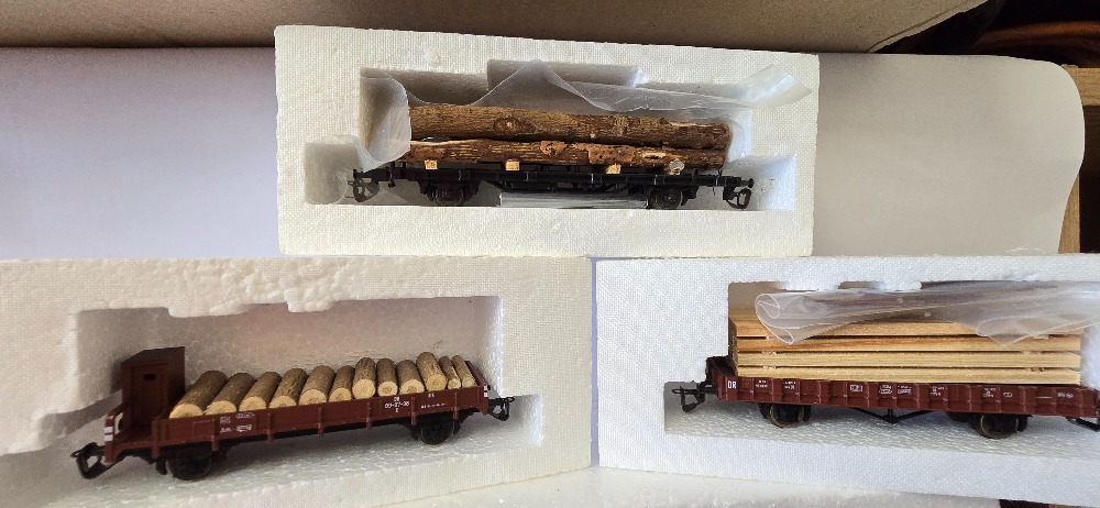 Set 3 nákladních vozů se dřevem originál TT