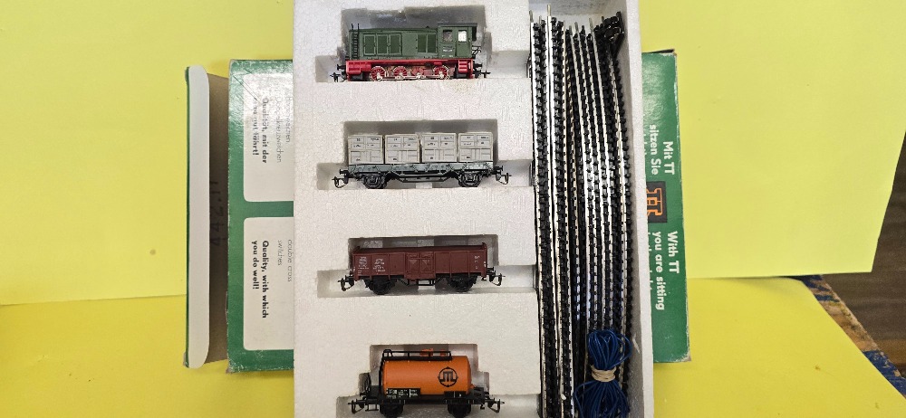 Nákladní set s loko V36, vagóny, koleje orig obal (TT)